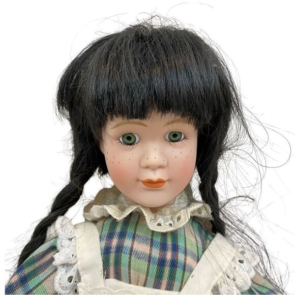 Brinns Pittsburgh Pa 1999 Collectible Porcelain Doll Appr 15” High - Picture 2 of 10